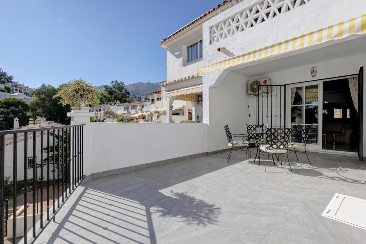 Quaint 2 Bedroom Townhouse With Pool Close To Sea! Benalmadena Luaran gambar