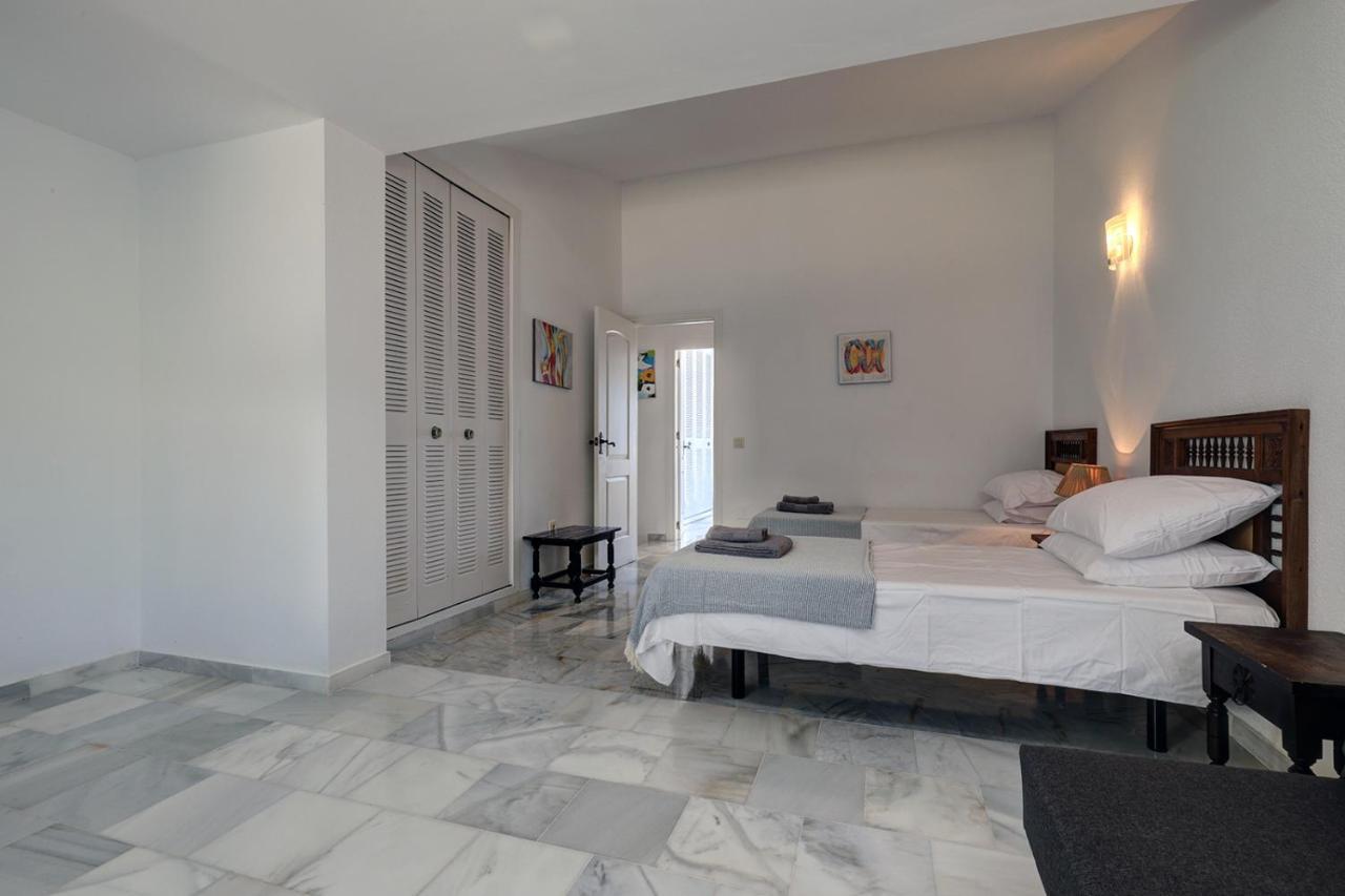 Quaint 2 Bedroom Townhouse With Pool Close To Sea! Benalmadena Luaran gambar