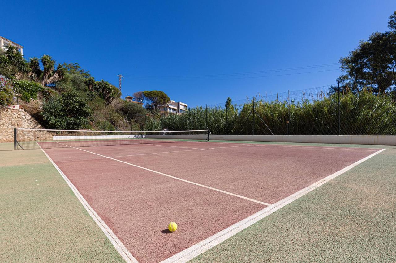 Quaint 2 Bedroom Townhouse With Pool Close To Sea! Benalmadena Luaran gambar