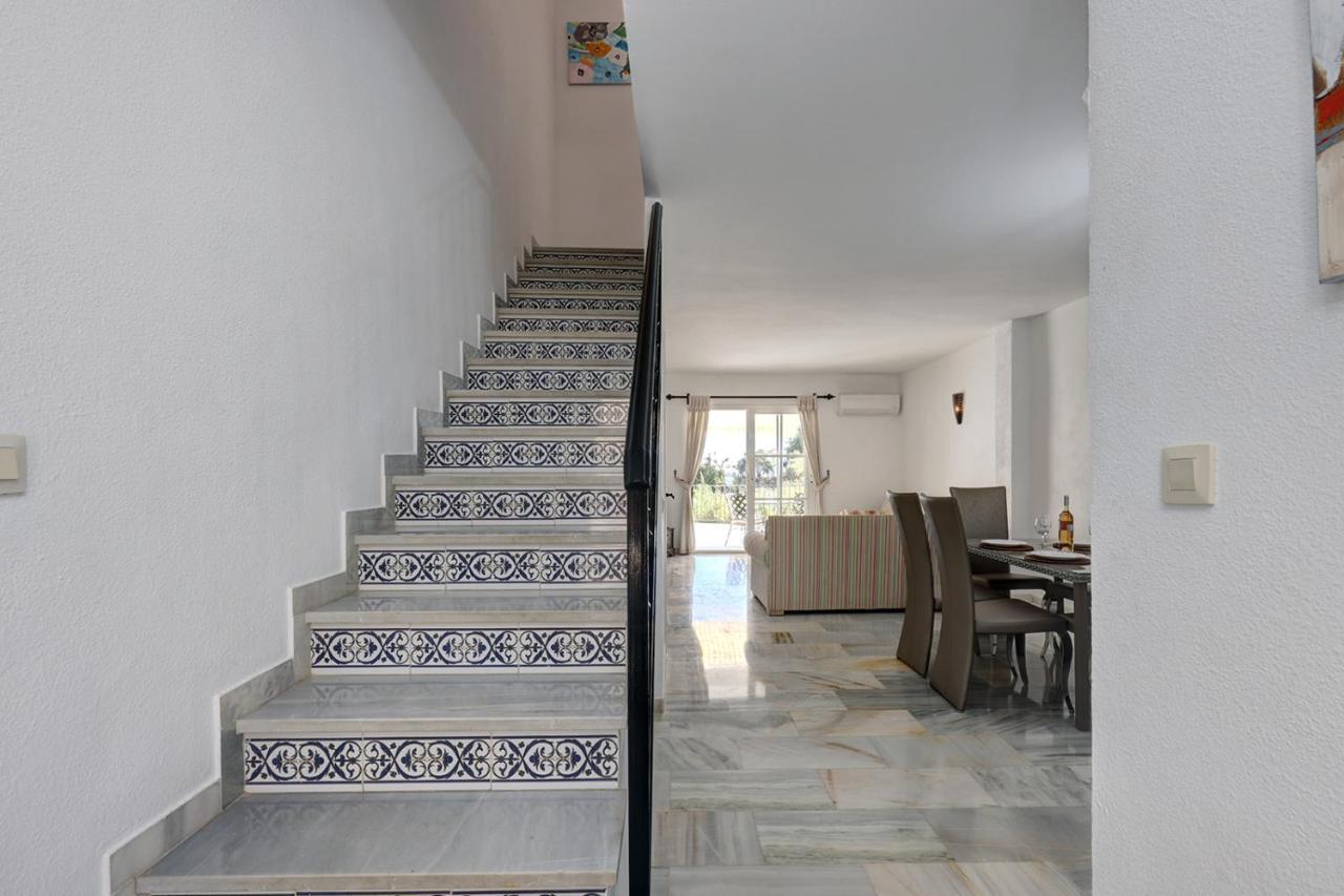 Quaint 2 Bedroom Townhouse With Pool Close To Sea! Benalmadena Luaran gambar
