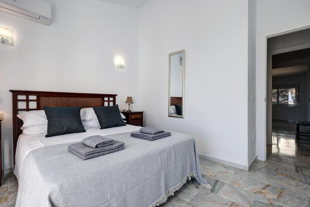 Quaint 2 Bedroom Townhouse With Pool Close To Sea! Benalmadena Luaran gambar