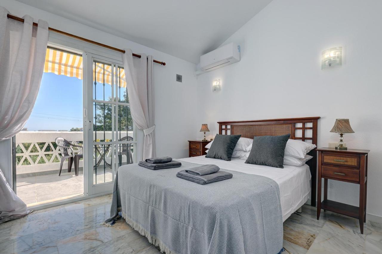 Quaint 2 Bedroom Townhouse With Pool Close To Sea! Benalmadena Luaran gambar